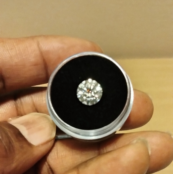 Moissanite lab grown 2ct. round brilliant cut diamond - Picture 3 of 12